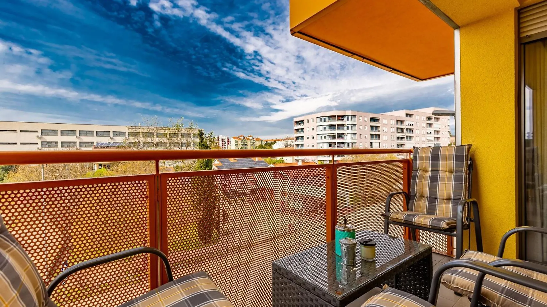 Fiorella 2 Bdr Apartment With Balcony Zadar