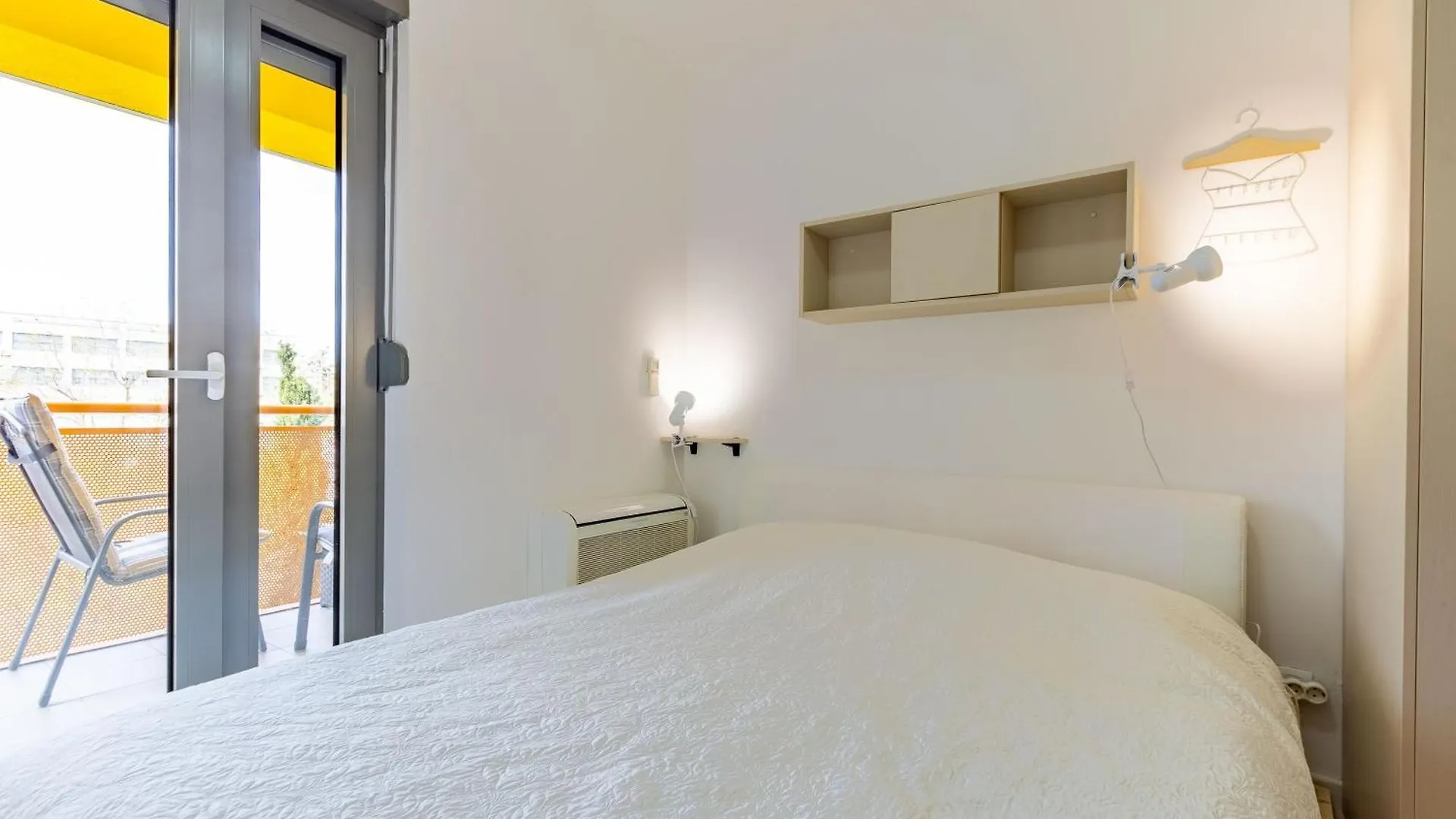 Fiorella 2 Bdr Apartment With Balcony Zadar