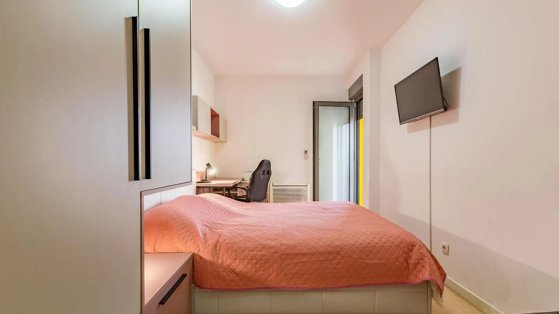 Fiorella 2 Bdr Apartment With Balcony Zadar